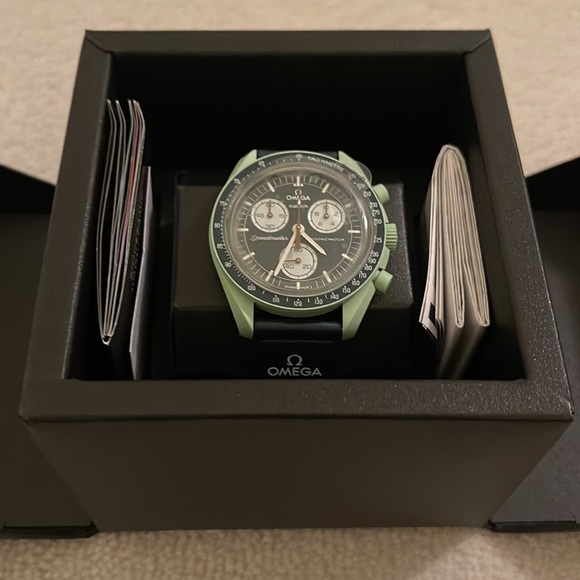 Swatch x Omega Mission On Earth watch - Picture 2 of 3